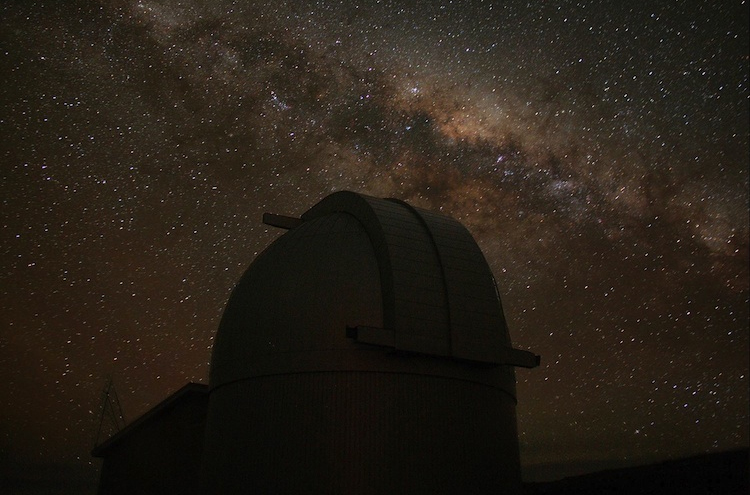 The MOA telescope at Mount John and the Milky Way.