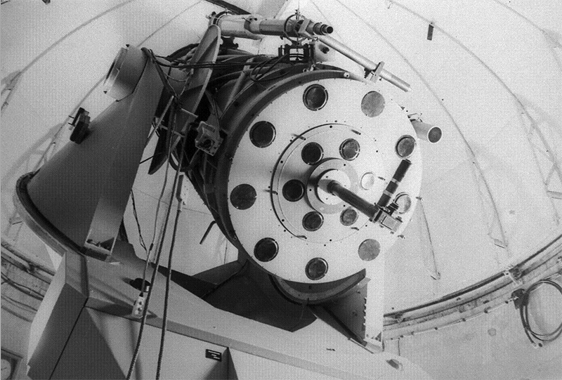 <strong>Fig. 20</strong>. Le télescope de 106 cm 