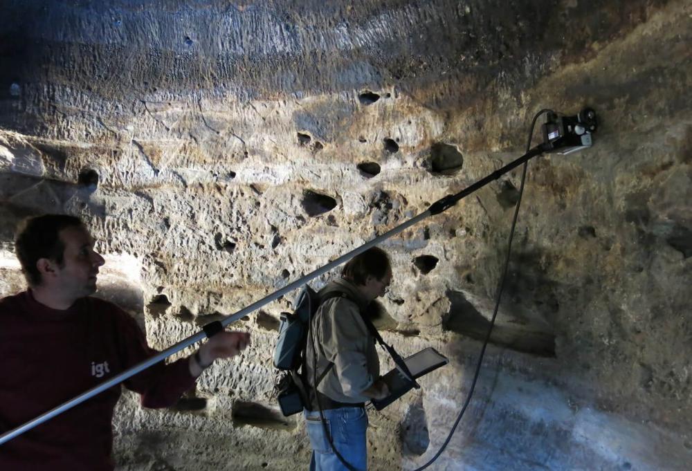 Ground-penetrating radar survey of cave 6 at Risco
