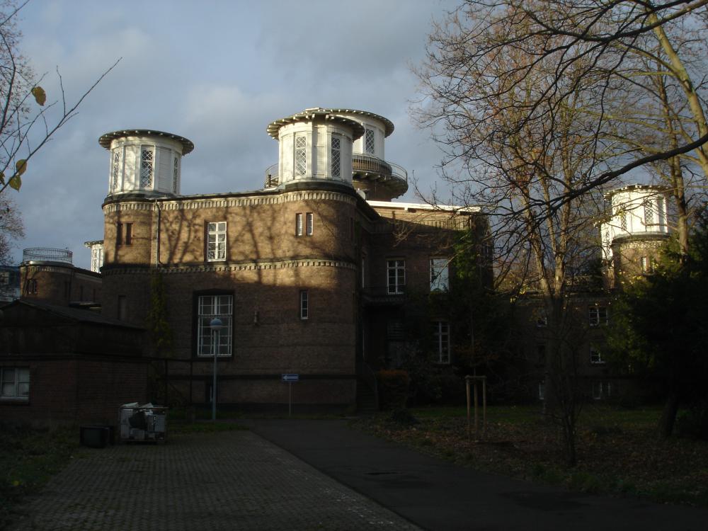 Bonn Observatory, built in 1844 (Photo: Gudrun Wol