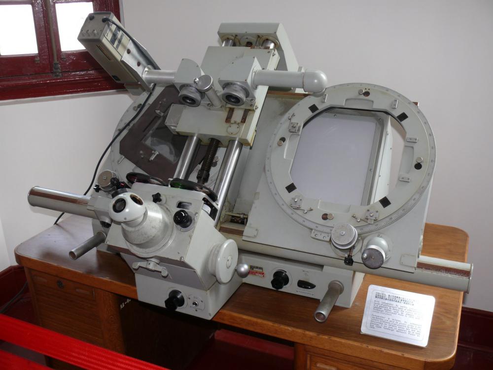 Zeiss Blink Comparator of Sheshan Observatory in S