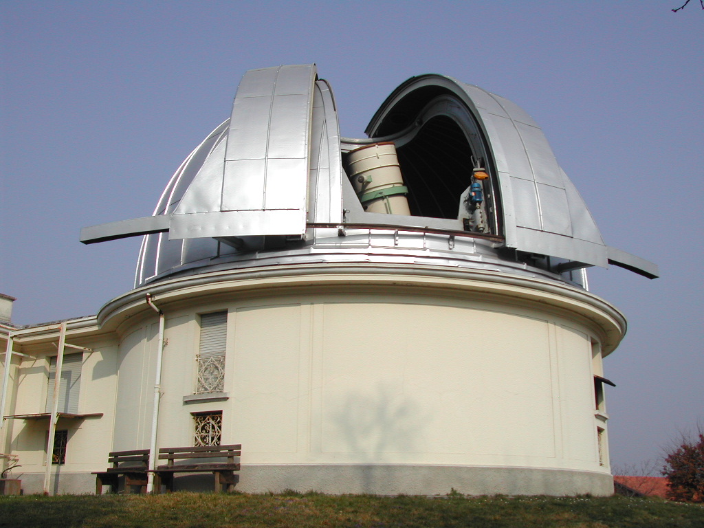 Dome of the 102-cm-Reflector in Merate (Wikipedia)