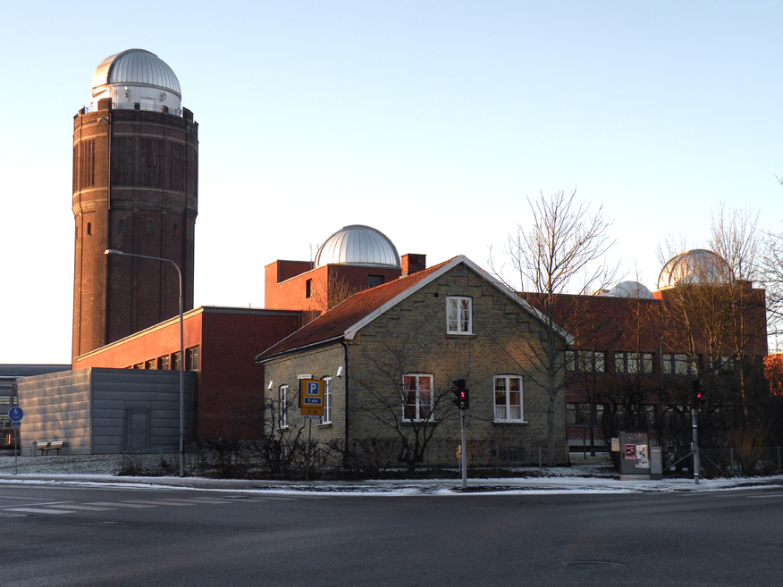 Lund Observatory at Sölvegata 27 with the wat